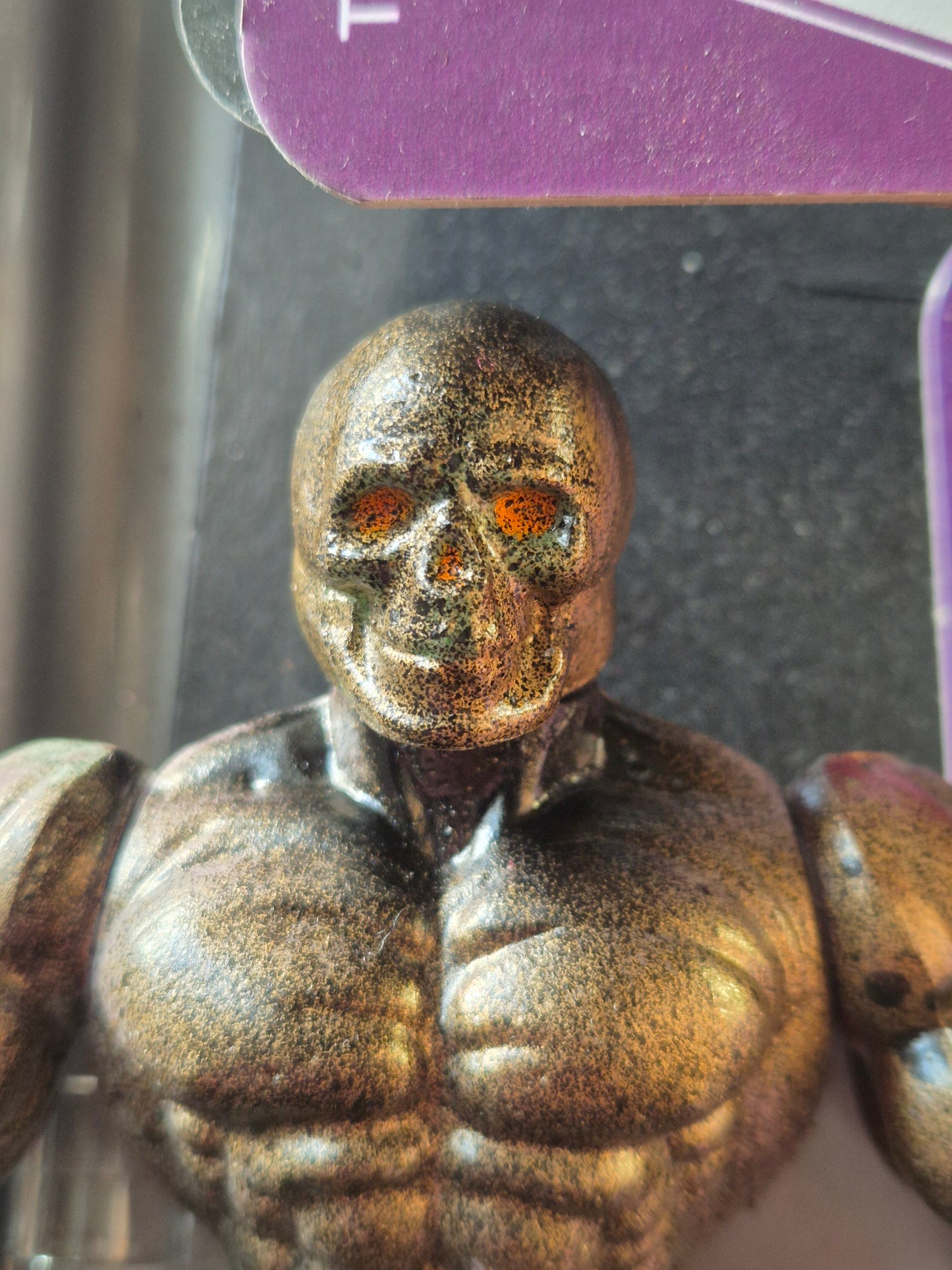 Hoodless Skeletor bootleg resin figure.