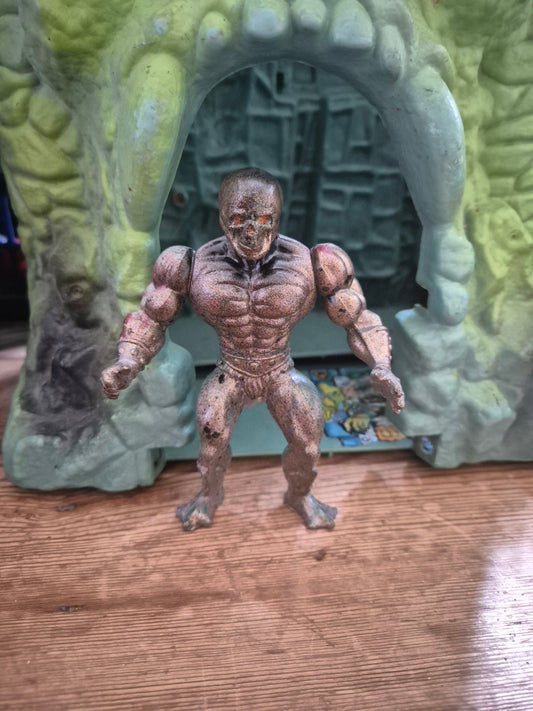 Hoodless Skeletor bootleg resin figure.